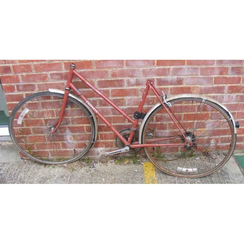 Dawes Debutante vintage 1980's ladies touring bike 21" frame and 27" wheels. For spares or repair.
