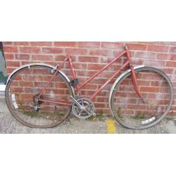 Dawes Debutante vintage 1980's ladies touring bike 21" frame and 27" wheels. For spares or repair.