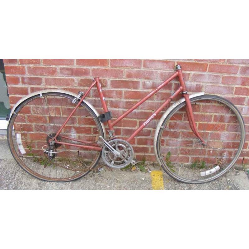 Dawes Debutante vintage 1980's ladies touring bike 21" frame and 27" wheels. For spares or repair.