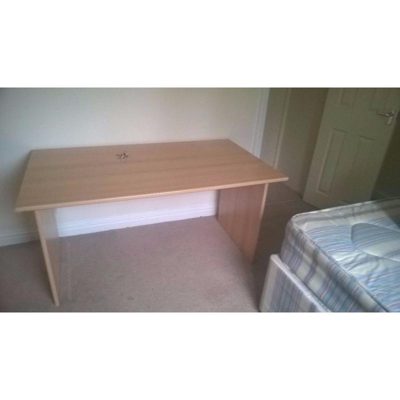 Good size student/study/ computer desk