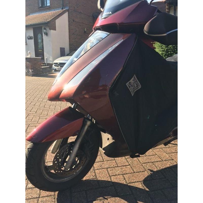 Honda FES 125 learner legal