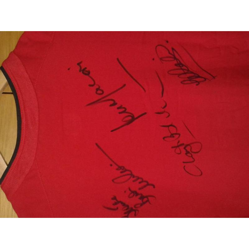 signed Manchester United memorabilia