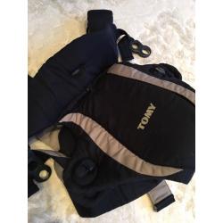 Baby carrier tomy