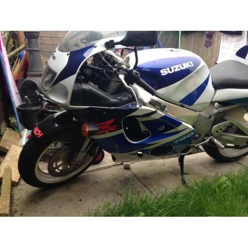 Suzuki 750 SRAD- ELECTRONIC FUEL INJECTION