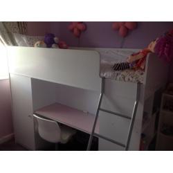 White cabin bed (single bed size)