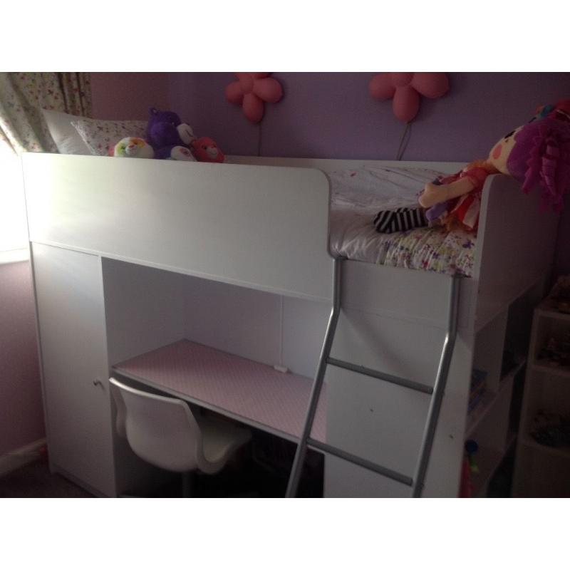 White cabin bed (single bed size)
