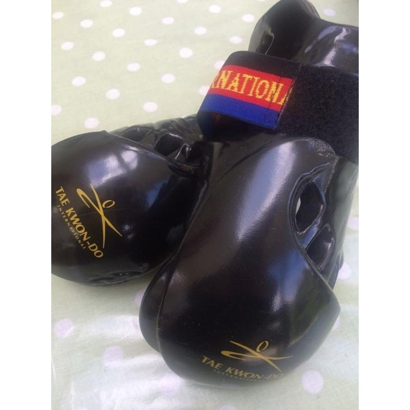 Taekwondo Sparing Glove, Size Extra Small