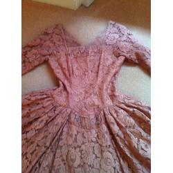 vintage tea-coloured lace dress small 10/12 ample seams for alterations
