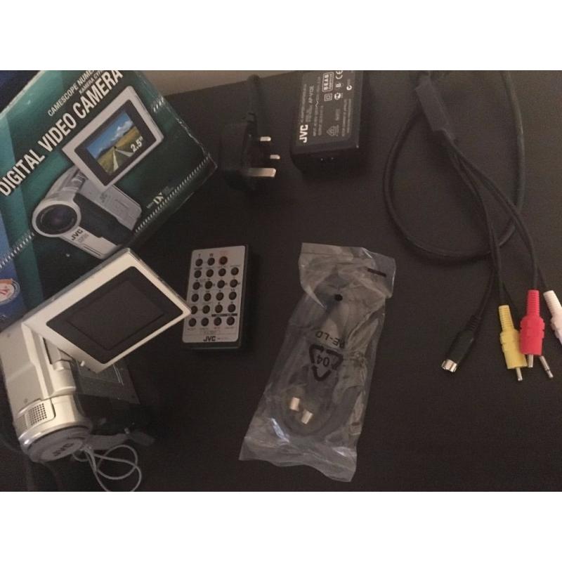 JVC GR-DX25EK Digital Camcorder 700x zoom, all cables and remote control etc