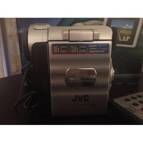 JVC GR-DX25EK Digital Camcorder 700x zoom, all cables and remote control etc