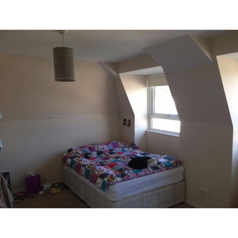 Immediate entry- Big Double room in Hackney