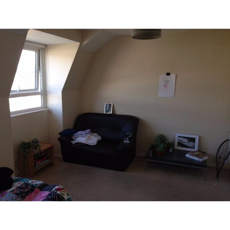 Immediate entry- Big Double room in Hackney