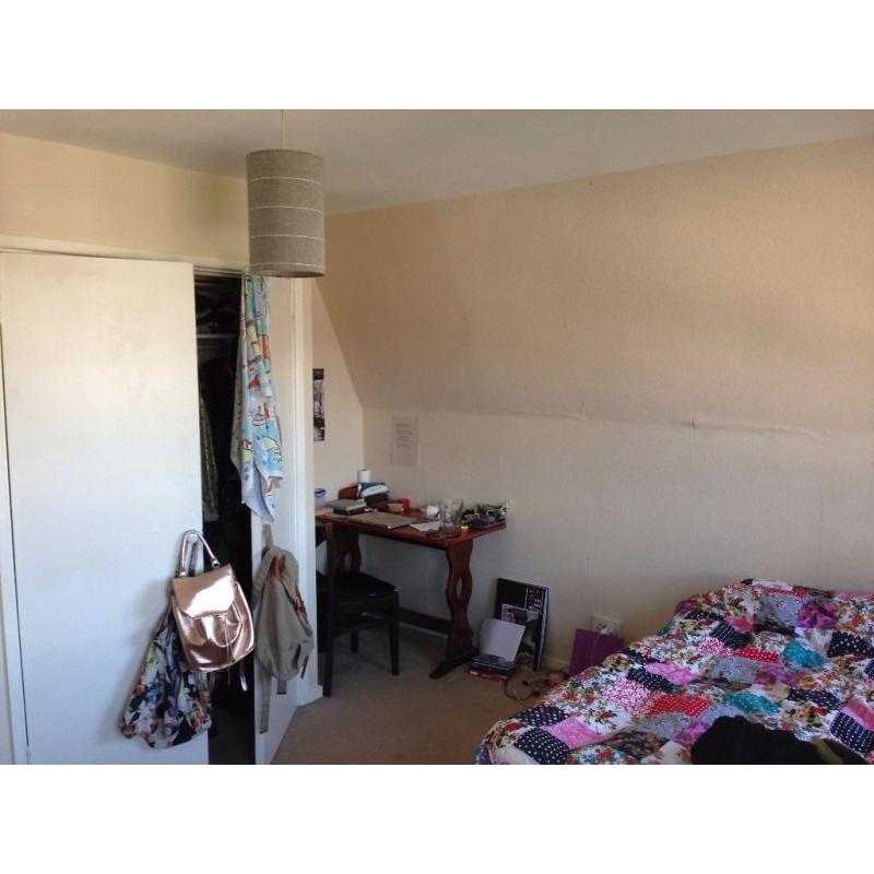 Immediate entry- Big Double room in Hackney