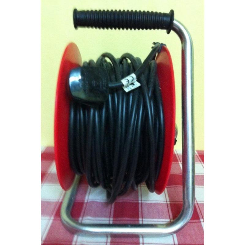 MASTERPLUG 4 SOCKET 25 METRE CABLE REEL ( NEW, BOXED )
