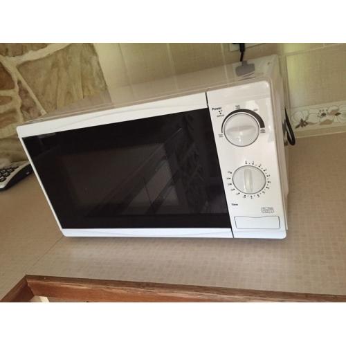 White microwave - excellent condition