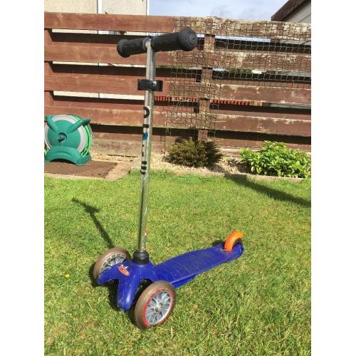 Blue mini micro scooter