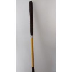 Garden rake with metal teeth and handle with rubber grips
