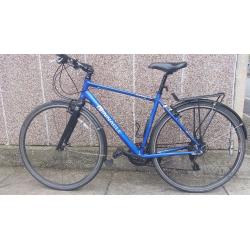 Pinnacle hybrid bike size medium (Aurora 1.0 frame) 24 gears