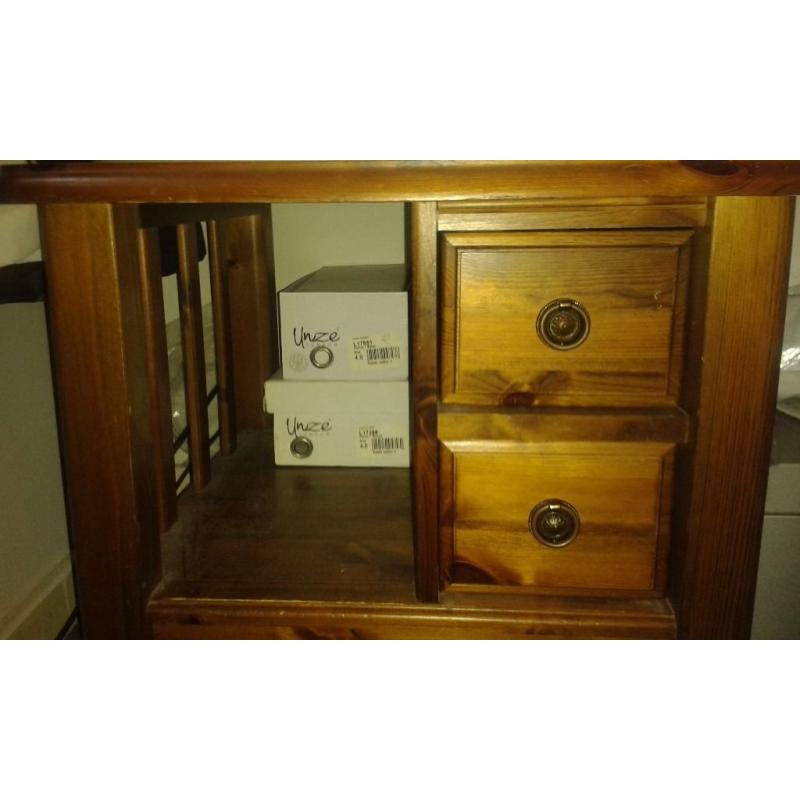Mini sideboard