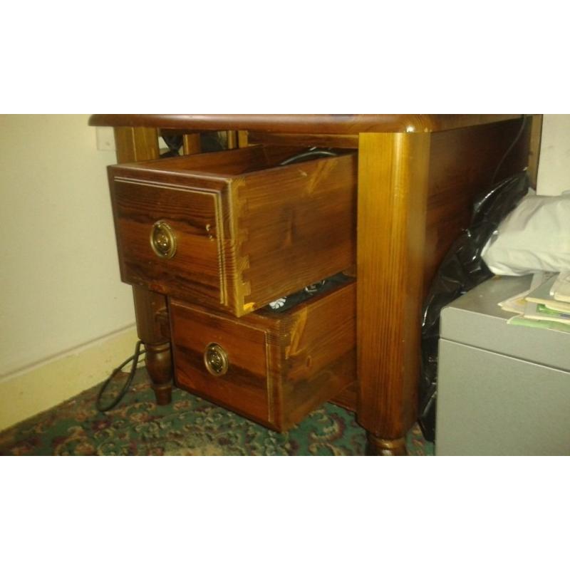 Mini sideboard