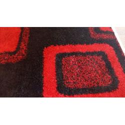 LARGE SIZE THICK PLAIN SOFT RED AND BLACK SHAGGY RUG (80 inch X 120inch) 5cm pile