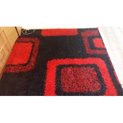 LARGE SIZE THICK PLAIN SOFT RED AND BLACK SHAGGY RUG (80 inch X 120inch) 5cm pile