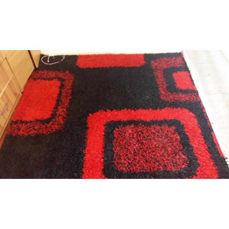 LARGE SIZE THICK PLAIN SOFT RED AND BLACK SHAGGY RUG (80 inch X 120inch) 5cm pile