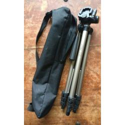 Celestron SkyMaster Astronomical binoculars 15x 70 damaged but working