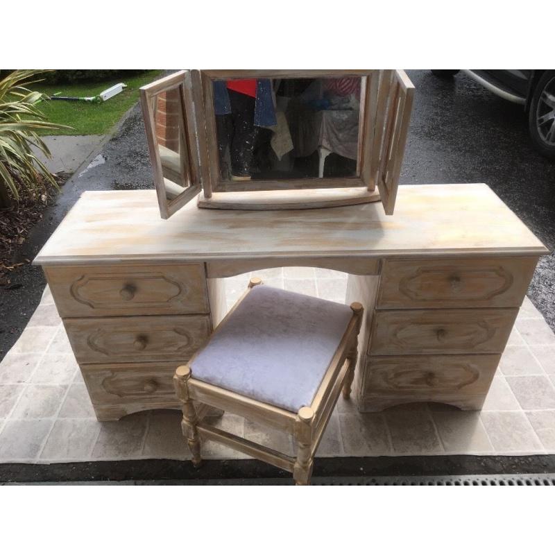 Shabby chic three piece gold over white