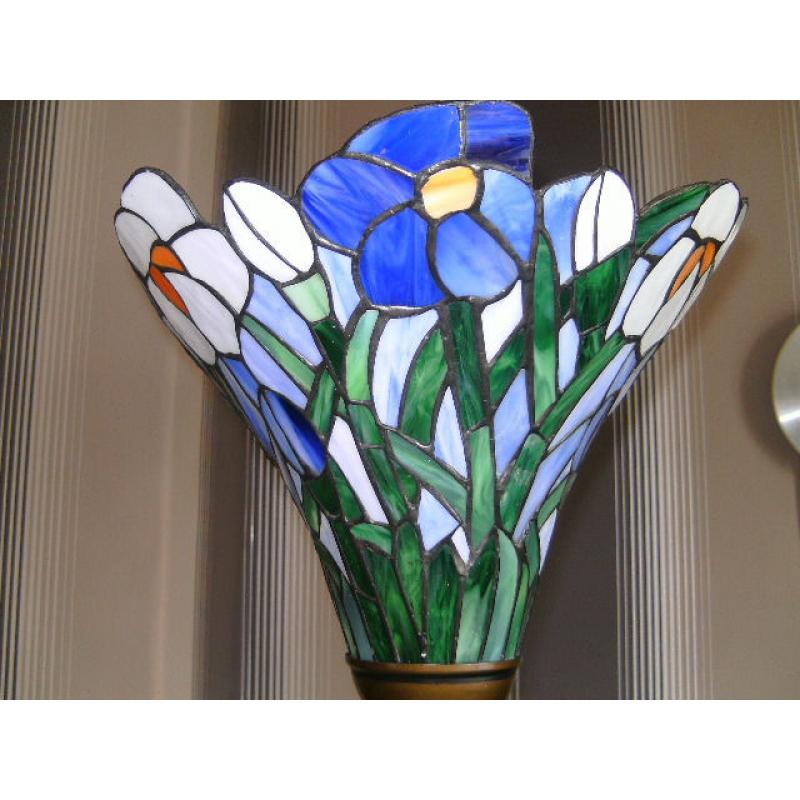Stunning Tiffany Lamp In Rare Blue Tiffany Design