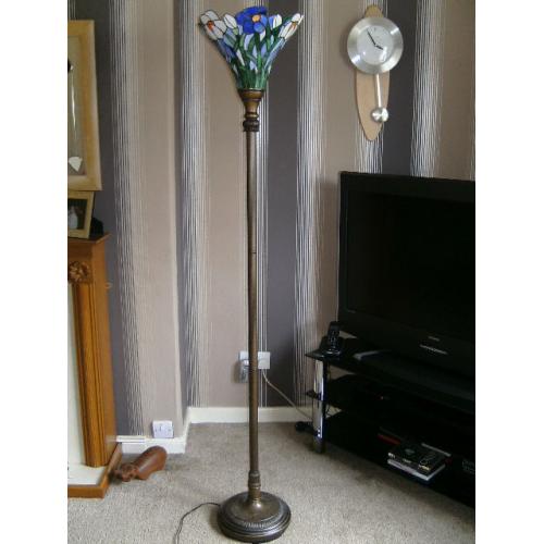 Stunning Tiffany Lamp In Rare Blue Tiffany Design