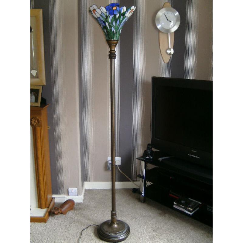 Stunning Tiffany Lamp In Rare Blue Tiffany Design