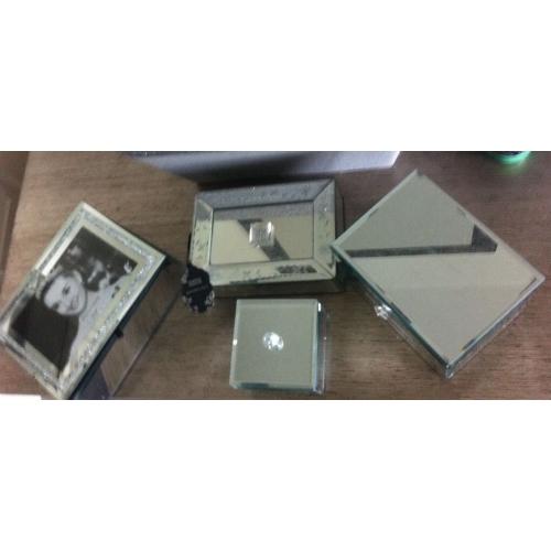 4 mirrored jewellery boxes