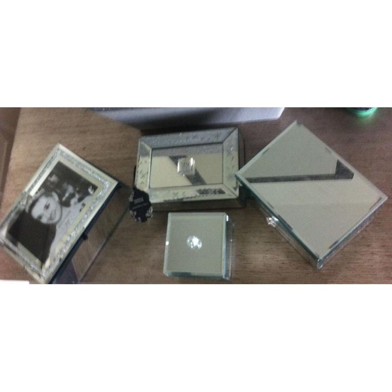 4 mirrored jewellery boxes
