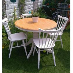 BEAUTIFUL SHABBY CHIC STYLE KITCHEN / DINING TABLE AND CHAIRS SET