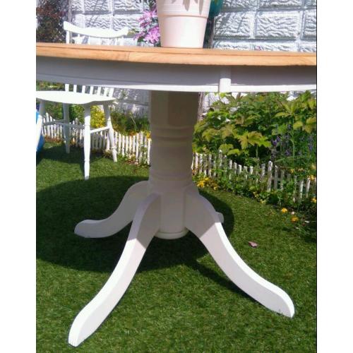 BEAUTIFUL SHABBY CHIC STYLE KITCHEN / DINING TABLE AND CHAIRS SET