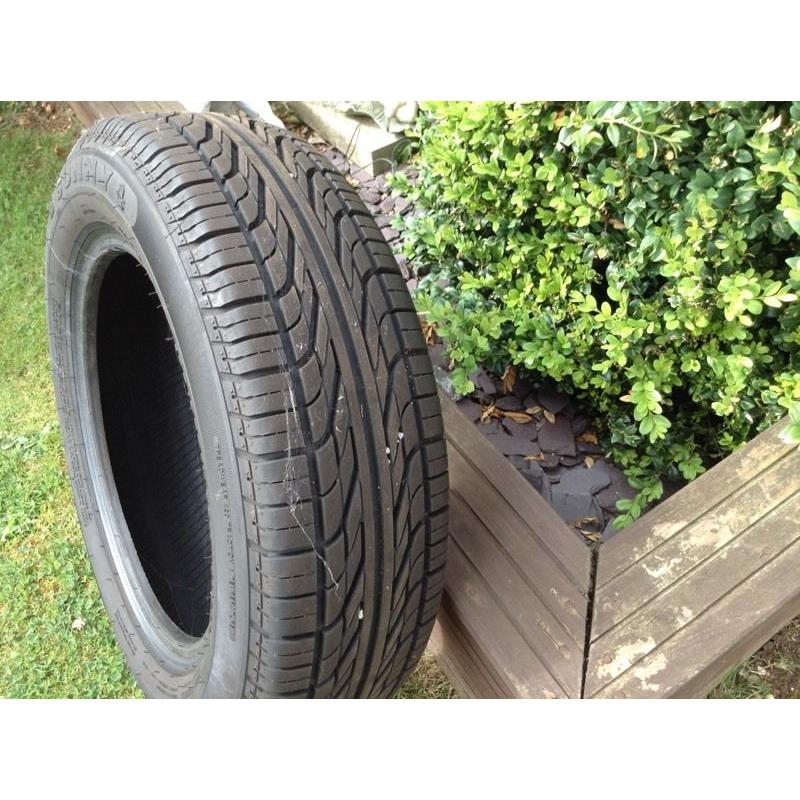 Tyre 185/65R15 88H