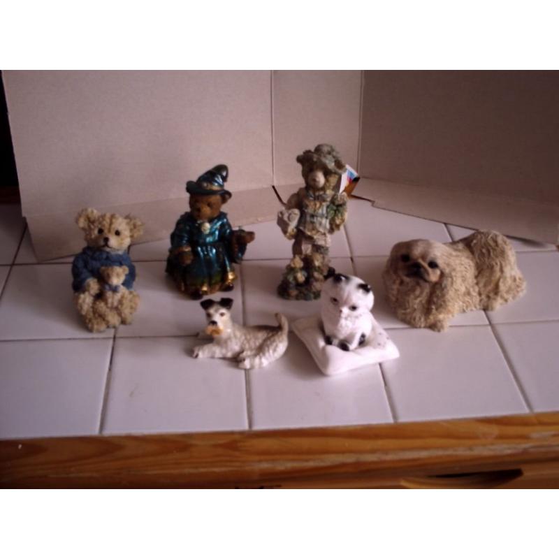 collection of 6 ornaments bears , dogs and a cat
