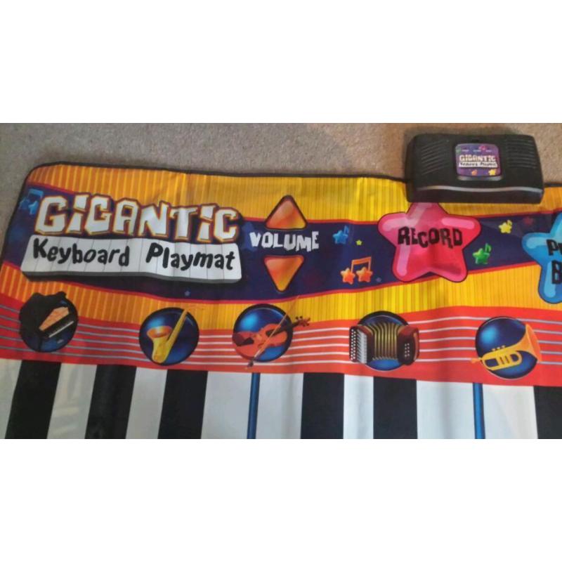 Large children's keyboard mat