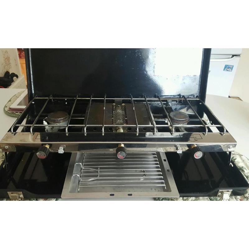 Hi gear camping stove and 7.5kg butane gas