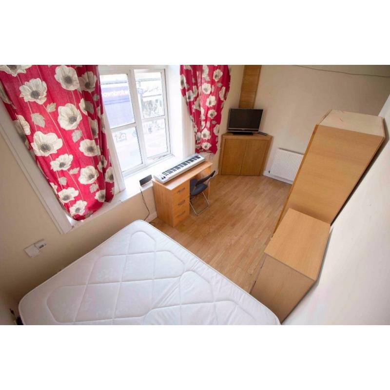 Spacious double-bedroom in Dalston, Great location