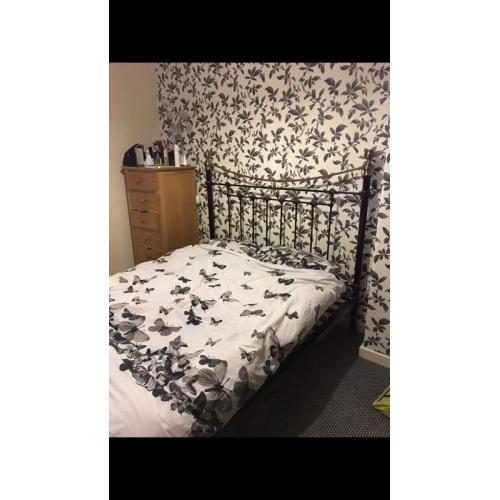 Kingsize bedframe