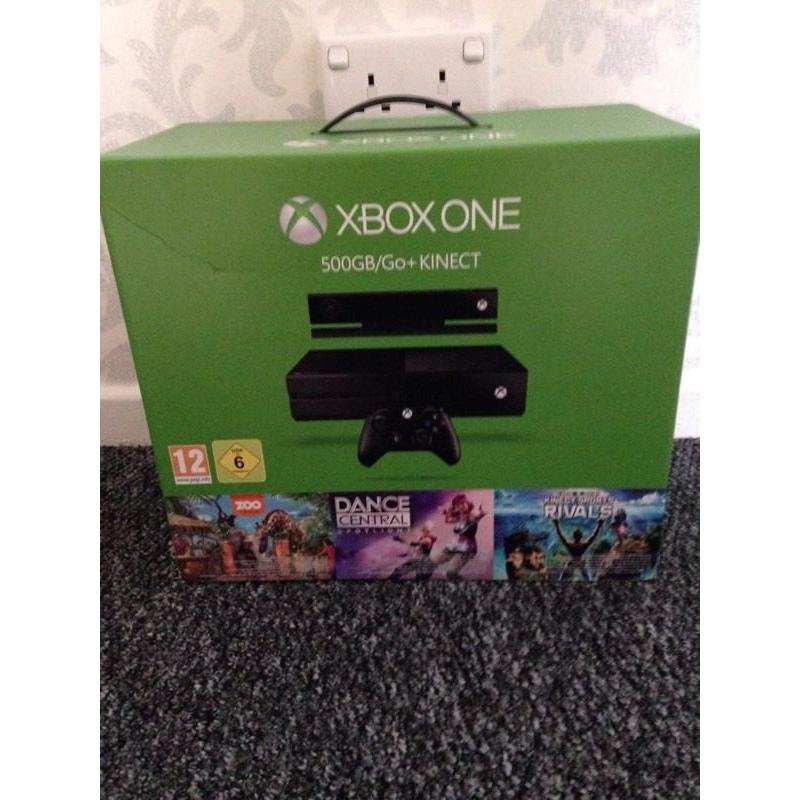 Xbox one 500 go with Kinect brand new and sealed with 7 game bundle