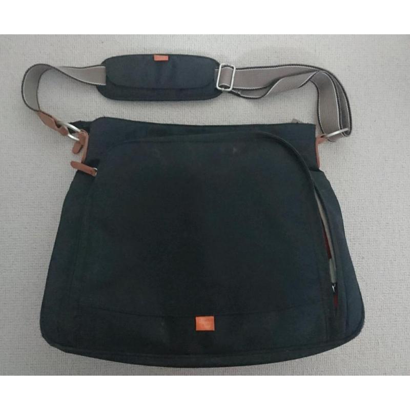 Pacapod changing bag (broken zip)