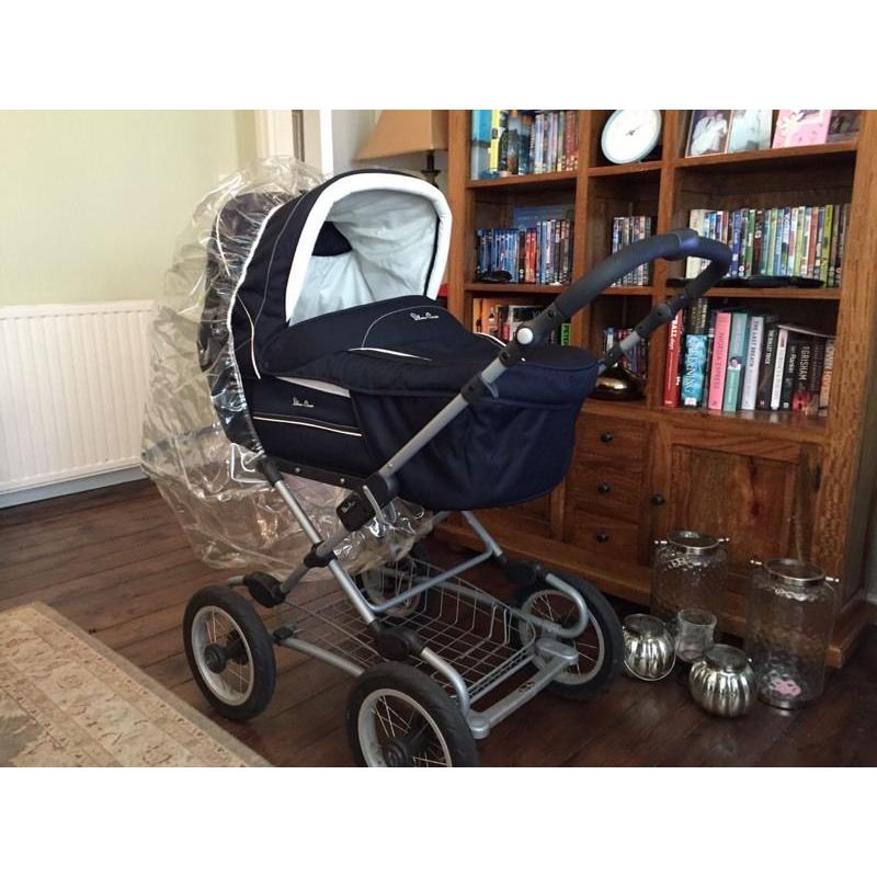 Lovely Silver Cross Deluxe pram, 3 in 1