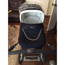 Lovely Silver Cross Deluxe pram, 3 in 1