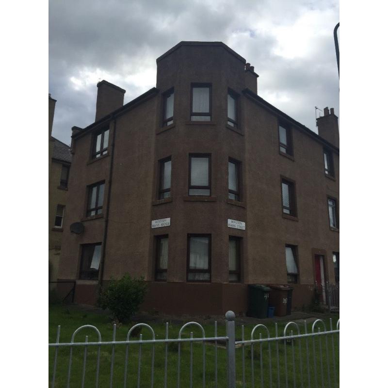 2 double bedroom 2nd floor flat North Edinburgh for 2 bedroom ground floor Edinburgh West Lothian