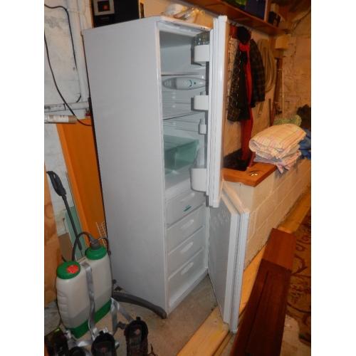 Hotpoint Iced Diamond - White fridge freezer