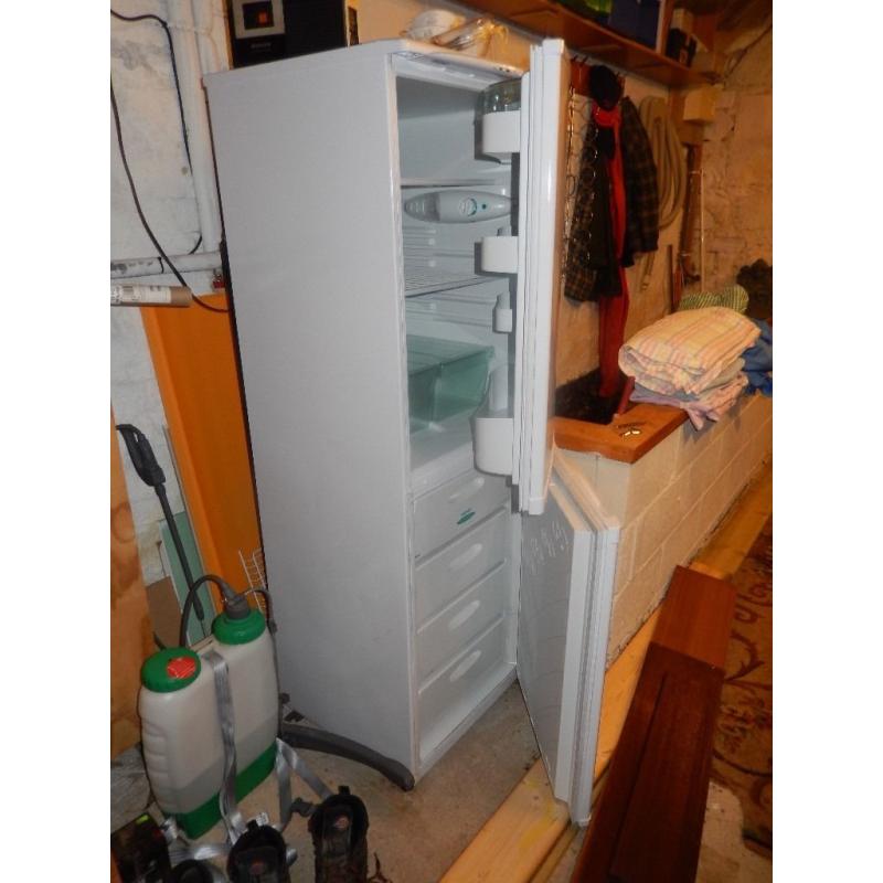 Hotpoint Iced Diamond - White fridge freezer