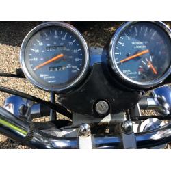 ROYAL ENFIELD THUNDERBIRD 350cc ONLY 279 MILES FROM NEW.